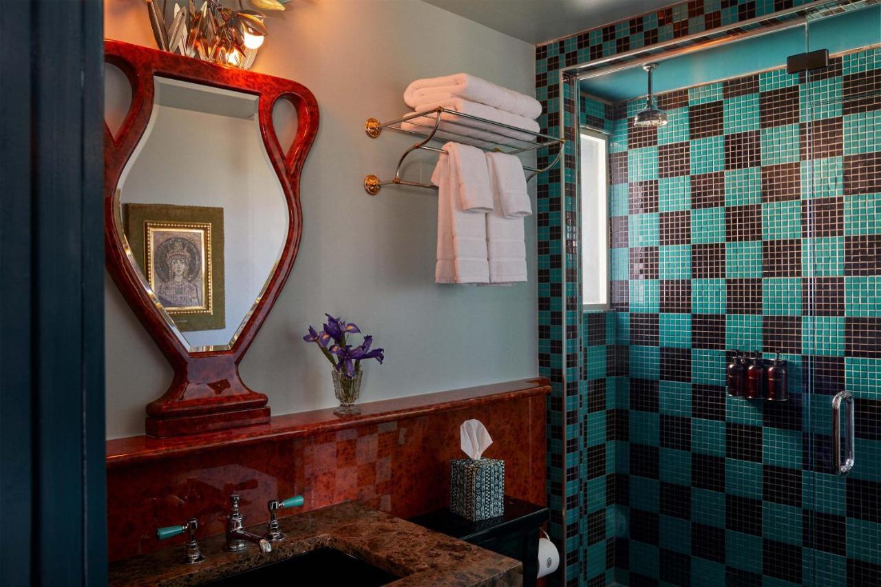 Ulysses, An Ash Hotel 5*